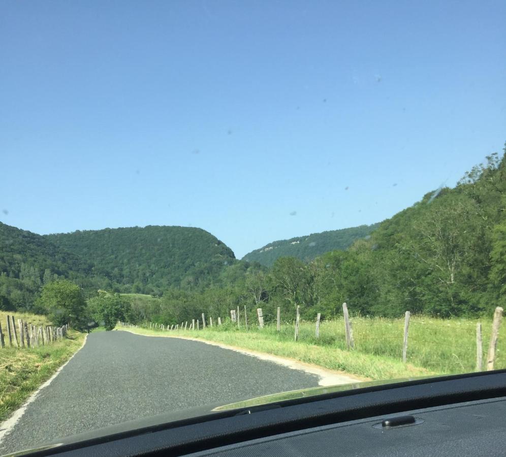 Gite Des Reculees Ladoye-sur-Seille Bagian luar foto