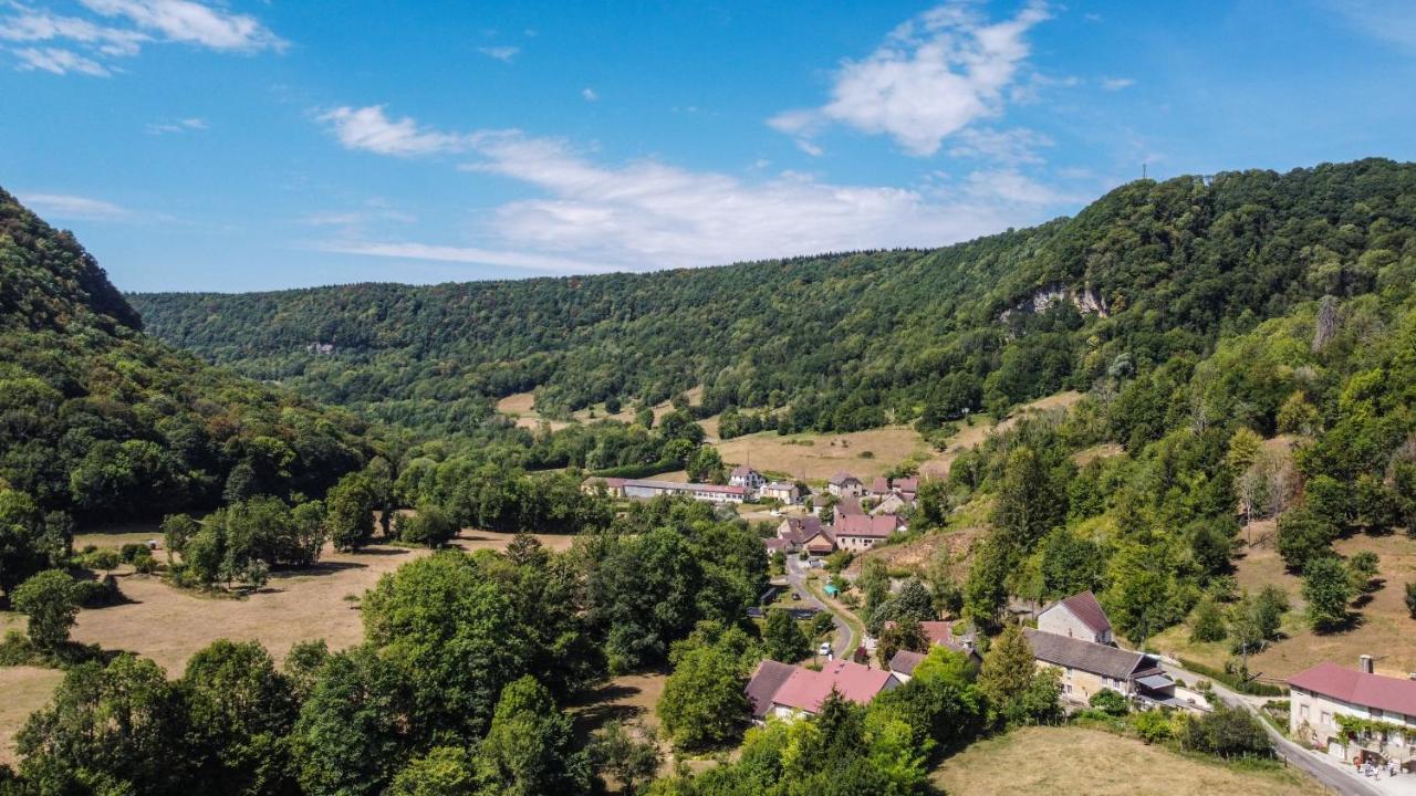Gite Des Reculees Ladoye-sur-Seille Bagian luar foto