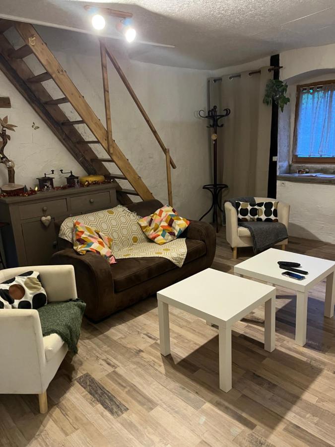 Gite Des Reculees Ladoye-sur-Seille Bagian luar foto